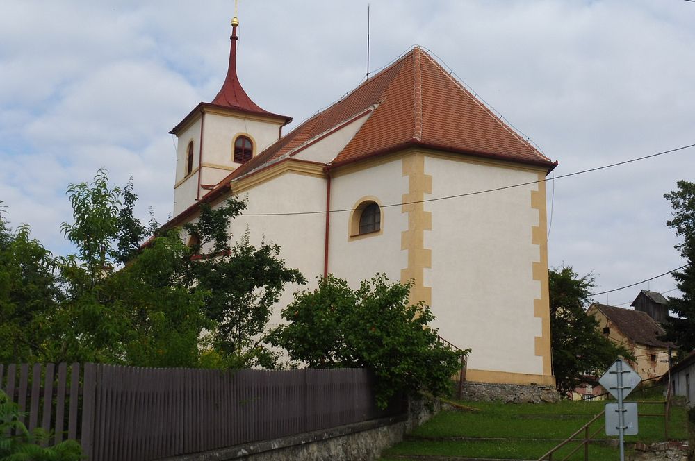  Údolím říčky Rokytné 